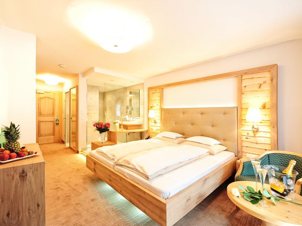 Salnerhof Superior Lifestyle Resort Ischgl Oda fotoğraf